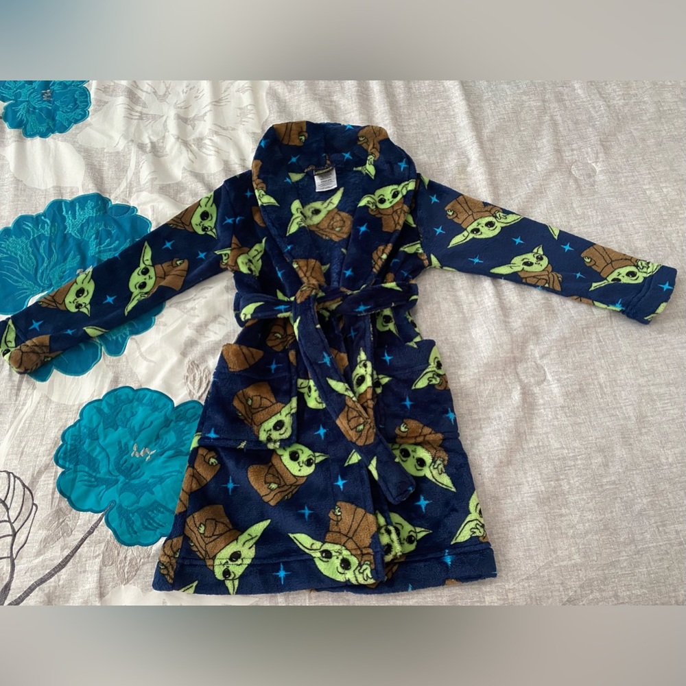 Star Wars Grogu Toddler Robe Sz 4/5 NWOT